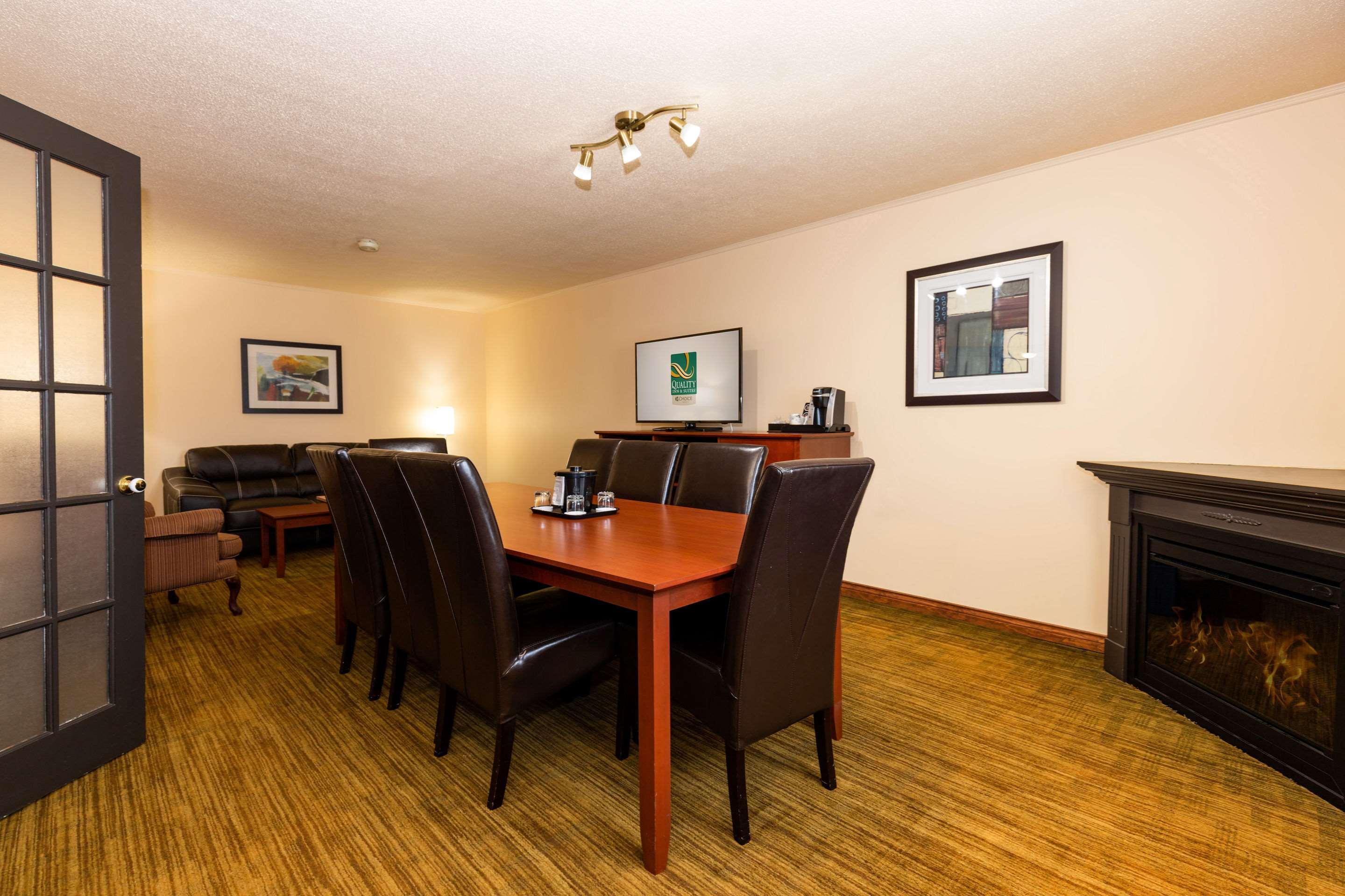 Quality Inn & Suites Matane Buitenkant foto