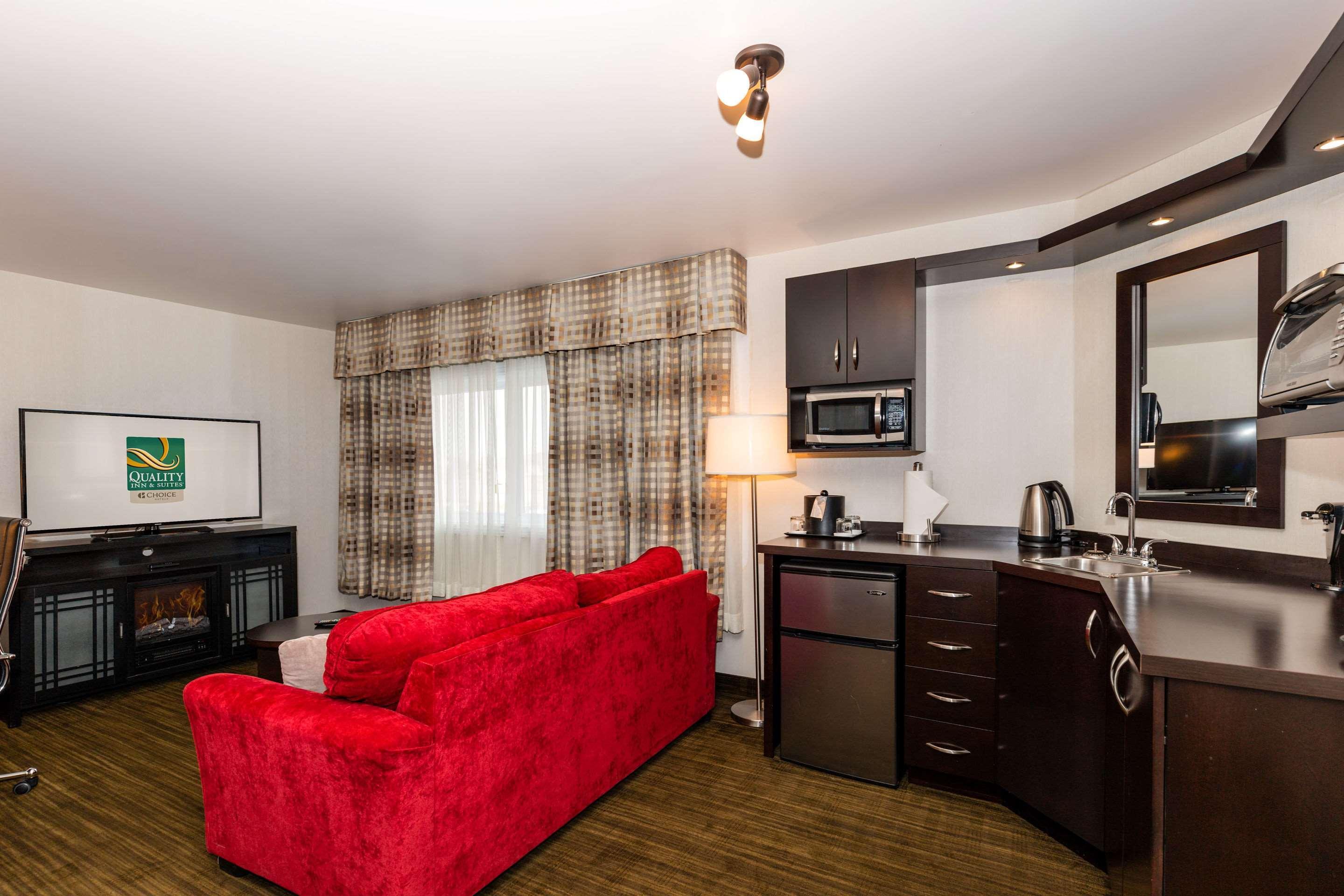 Quality Inn & Suites Matane Buitenkant foto