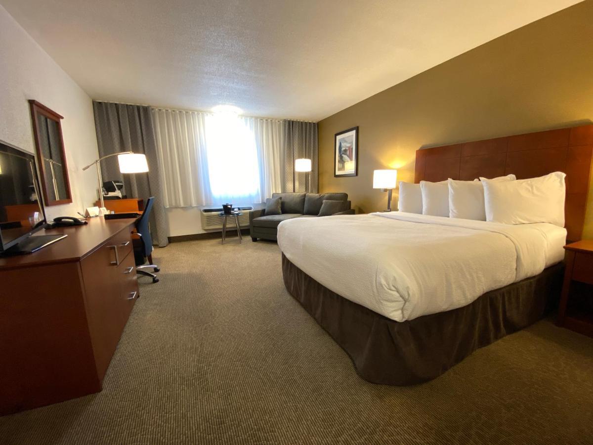Quality Inn & Suites Matane Buitenkant foto